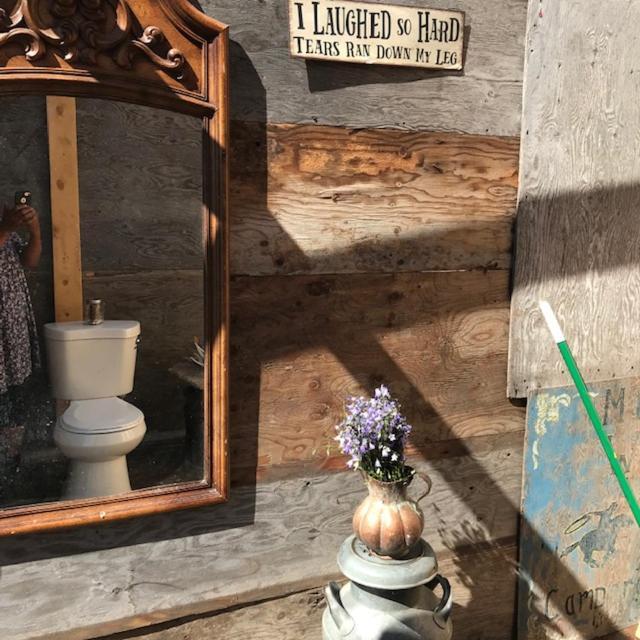 Montana Old West Cabins Guest House Babb Екстериор снимка