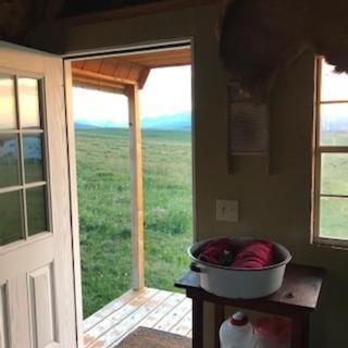 Montana Old West Cabins Guest House Babb Екстериор снимка